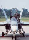 F-18.jpg (66518 Byte)